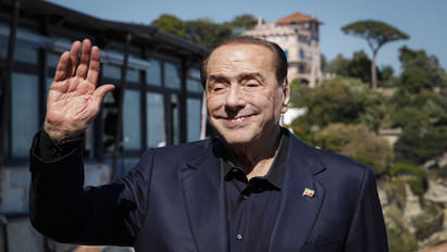 Irigykedik a fiatalokra: a 85 éves Silvio Berlusconi elindította saját TikTok-csatornáját