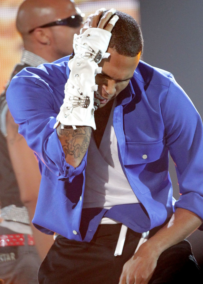 Chris Brown na cześć Michaela Jacksona podczas BET Awards 2010