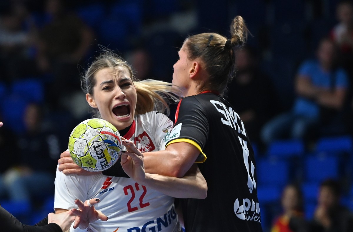 ALeksandra Rosiak (L) i Xenia Smits (P)