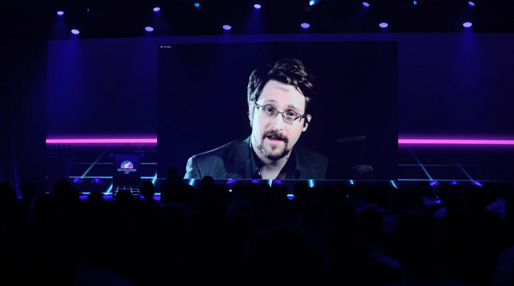 Edward Snowden viszonylagos visszavonultságban él moszkvai számüzetésében. Azt a véleményét azonban kifejezte a nevét világhírüvé tévő titkok kiszivárogtatása után tíz évvel, hogy aggódik a magánéletet felemésztő technológiai fejlődés miatt. / Fotó: Gage Skidmore/Flickr/CC