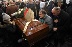 Pogrzeb kard. Glempa. W archikatedrze tylko oficjalne delegacje