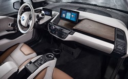 Nowe BMW już w pałacu prezydenta Dudy. Ale z Warszawy do Torunia nie dojedzie [MAMY ZDJĘCIA]