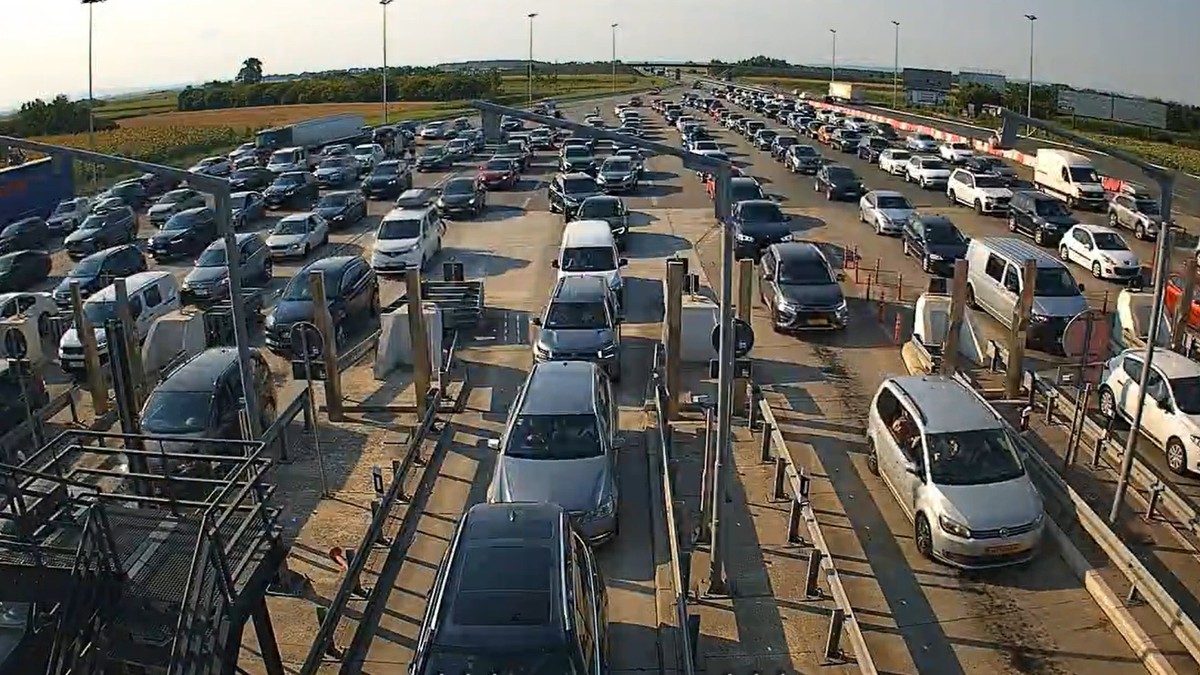 Gužve na naplatnoj rampi Stara Pazova
