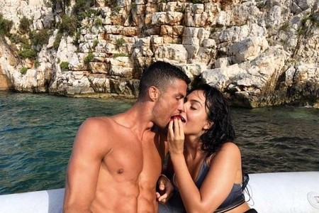 Ovako Ronaldo (41) i Georgina (32) izgledaju kada se SKINU U KUPAĆI - on zategnut kao praćka, ona kraljica oblina, a sve zahvaljujući ovim treninzima: Hit fotke sa Majorke