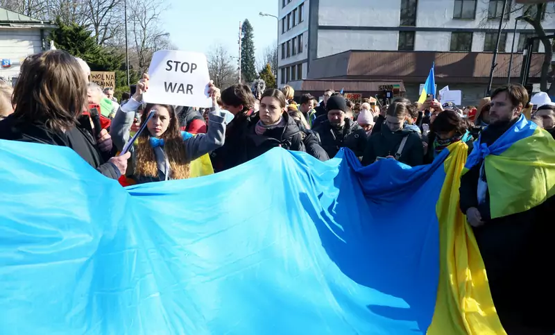 Protestujący pod ambasadą Rosji