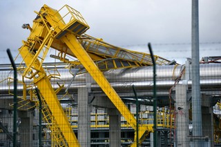 Świnoujście. Uszkodzony przez wiatr terminal LNG już pracuje