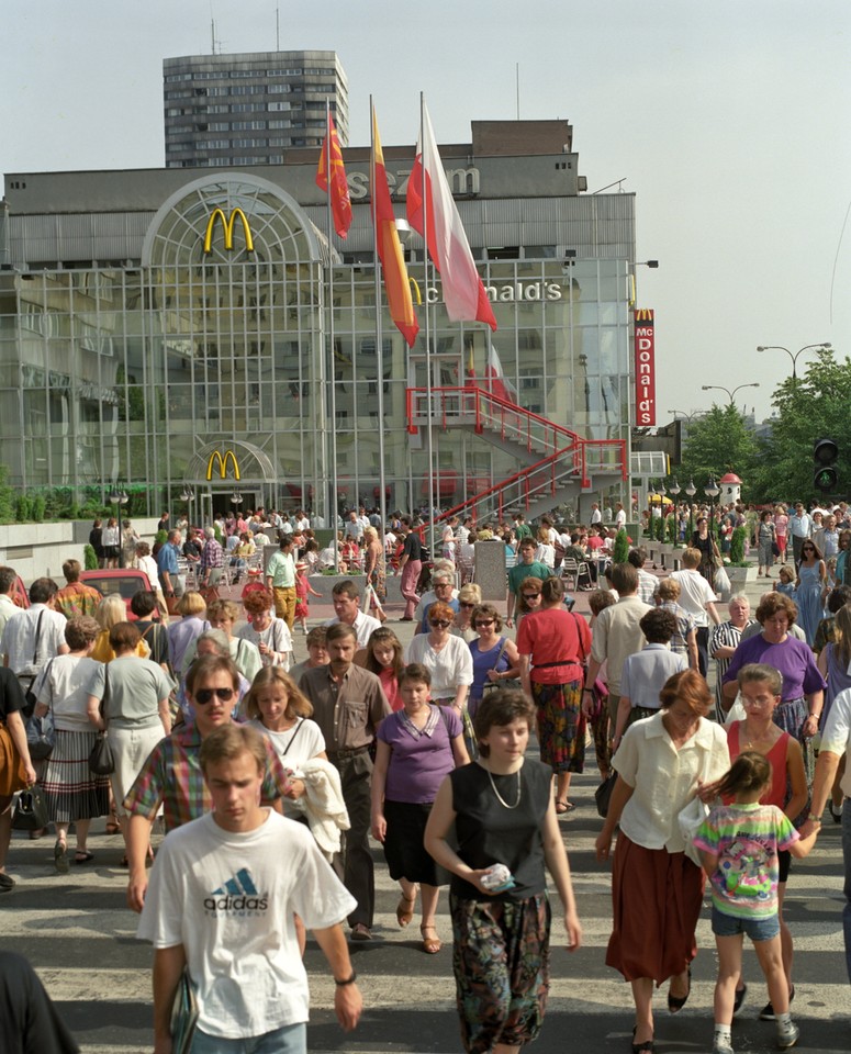 Najstarszy McDonald's w Polsce, czerwiec 1992 r.