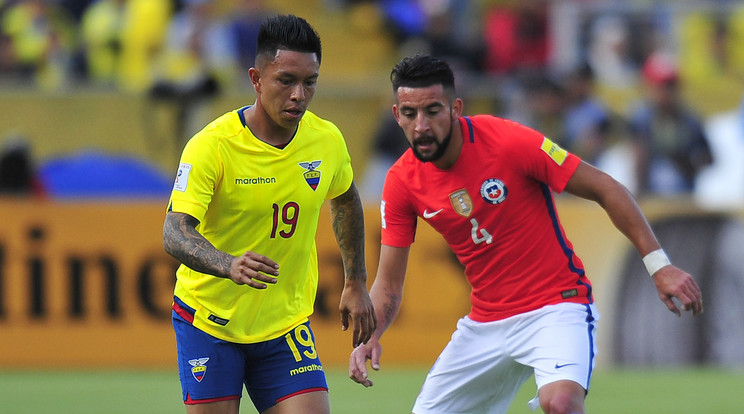 Ramirez (balra)
hetedszer volt 
válogatott, és 
első gólját
szerezte a nemzeti mezben/Fotó:AFP