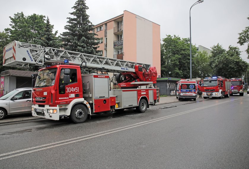 Pożar w bloku na Dąbrowie.