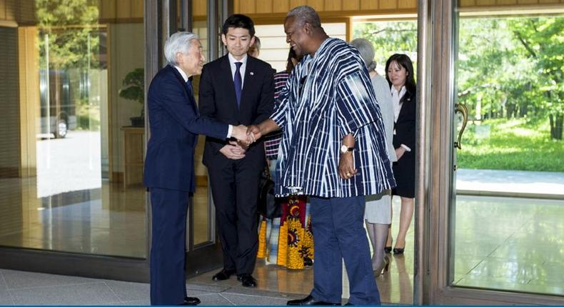 ___5052188___https:______static.pulse.com.gh___webservice___escenic___binary___5052188___2016___5___19___9___emperor_akihito_welcoming_mahama_1