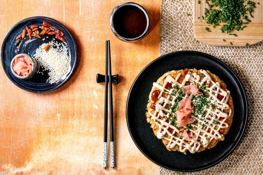 Okonomiyaki — "japońska pizza"