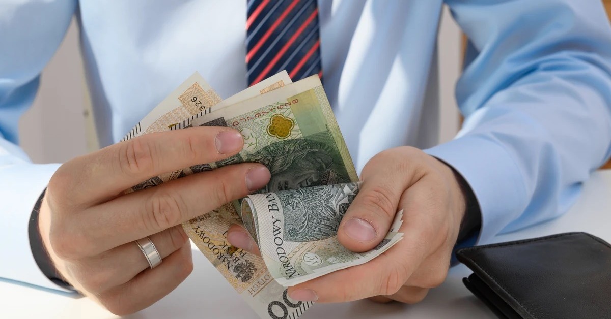 Blisko 3500 złotych co miesiąc dla wszystkich. Nikt nie pyta o zarobki. Trzeba mieć tylko ten jeden dokument