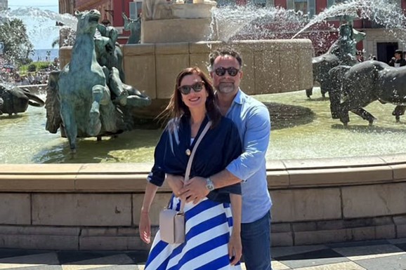 BIVŠA VODITELJKA "PINKA" U ZAGRLJAJU BIZNISMENA Sa bogatim mužem otišla u Francusku, pa pokazala kako uživaju (Foto)