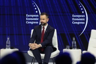 Plecak ewakuacyjny. Kosiniak-Kamysz: Mam spakowany od dawna. Błaszczak: To ostatnie, o czym powinien myśleć minister