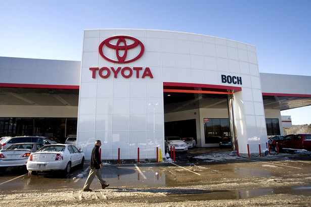 Japoński koncern samochodowy Toyota zapowiedział zawieszenie na 11 dni produkcji we wszystkich swoich zakładach w Japonii z powodu spadku sprzedaży. Fot. Bloomberg
