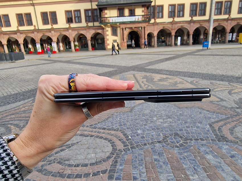 Porsche design Magic V2