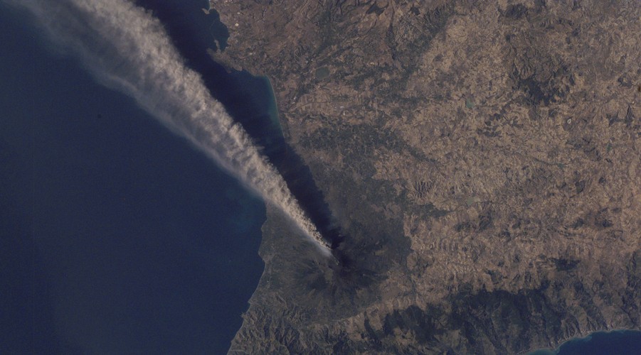 Erupcja wulkanu Etna na Sycylii