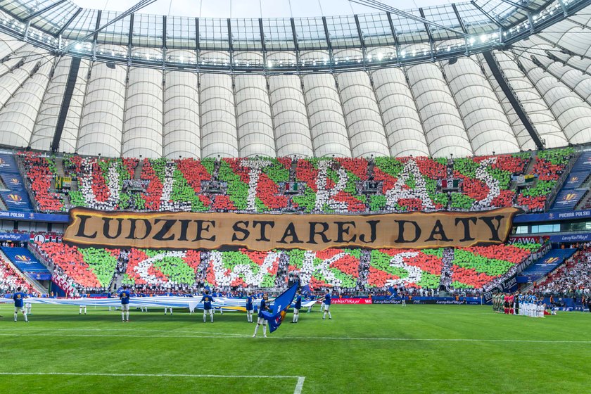 Kibice Lecha i Legii zaprezentowali świetne oprawy na finale Puchar Polski