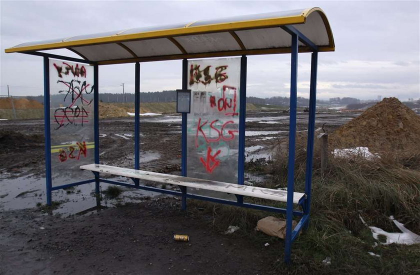 Zbudowali autostradę, rozwalili drogi