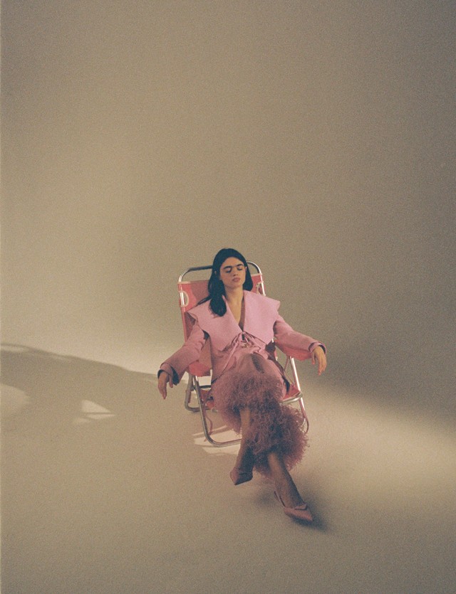 Fotó: Chus Antón Koncepció: Mapi Vidal Smink és haj: Yurema/Ana Prado Modell: Amalia Suárez/Anty Agency