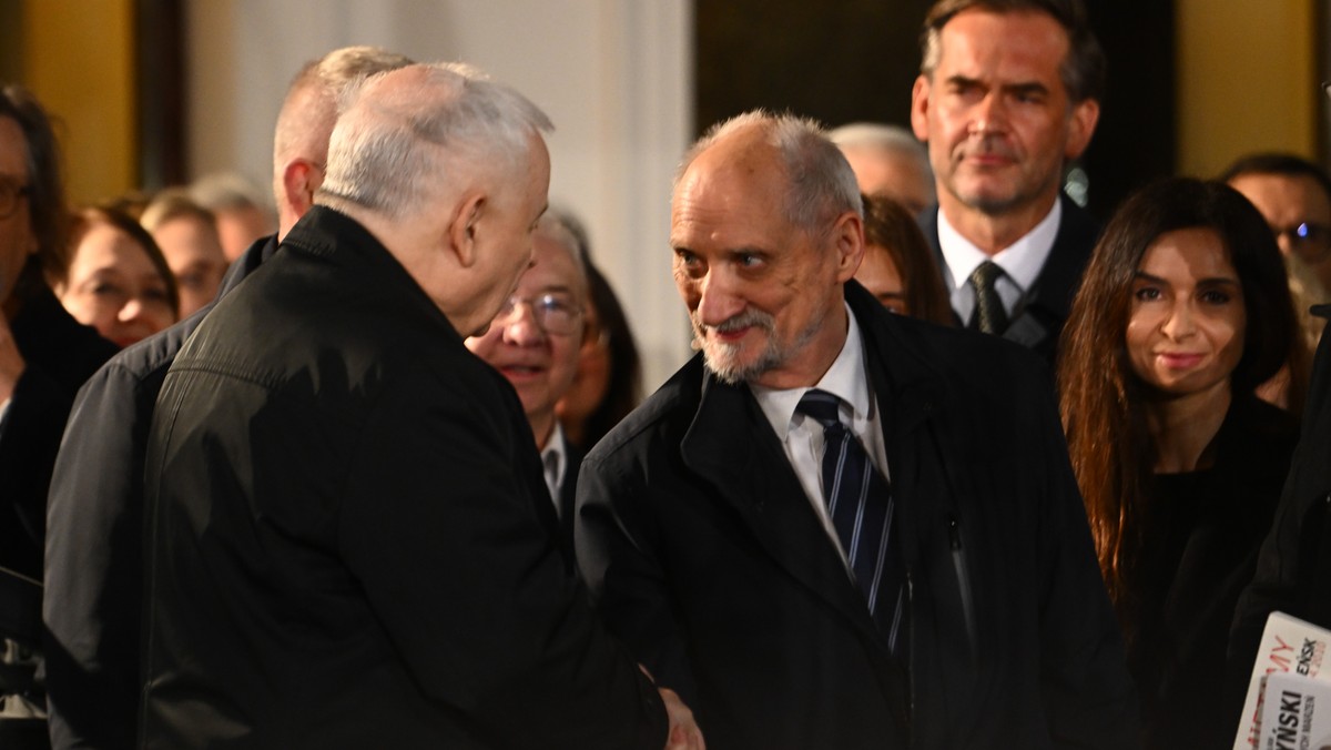 Jarosław Kaczyński, Antoni Macierewicz