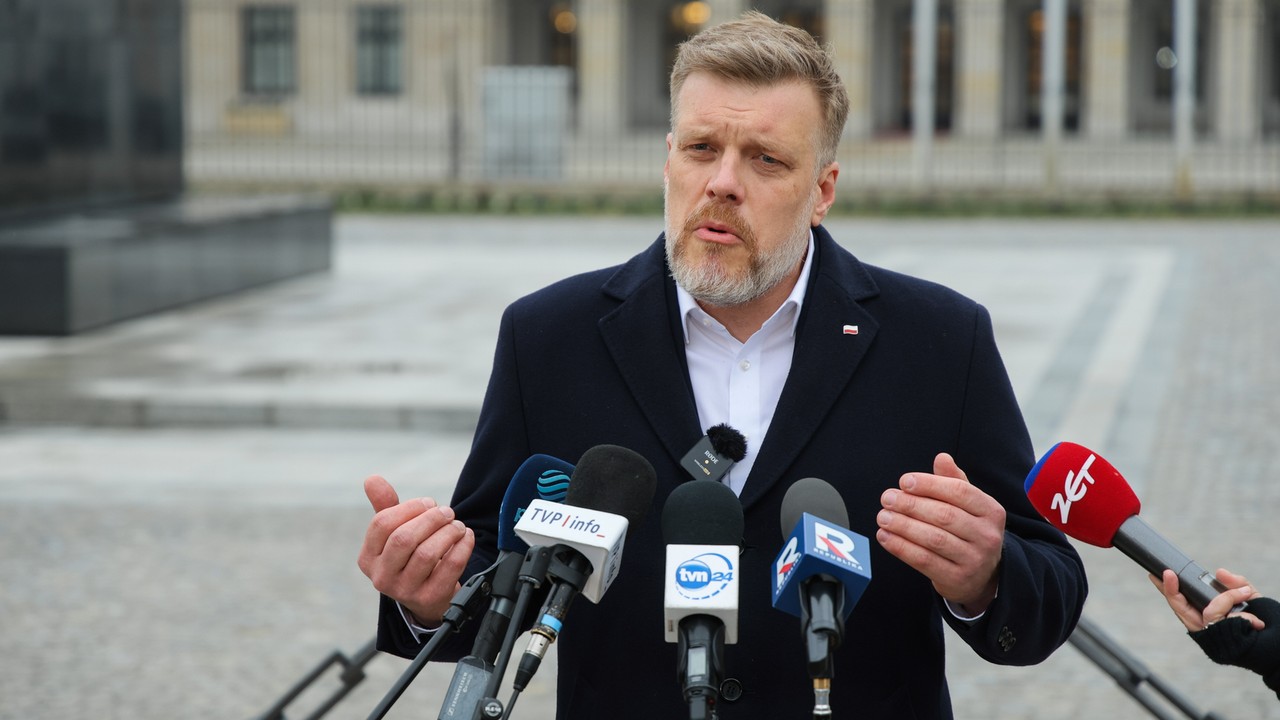 Adrian Zandberg komentuję wizytę Karola Nawrockiego w USA. "Będzie musiał się tłumaczyć"