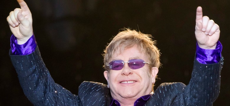 Elton John jak za starych czasów – znów rządzi na Wyspach!