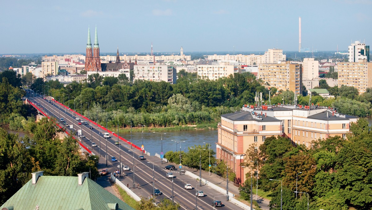 Stołeczna firma Byś zajmująca się odbiorem i przetwarzaniem odpadów komunalnych po raz kolejny zaskarżyła specyfikację warszawskiego przetargu na śmieci. Zdaniem przedstawicieli firmy postępowanie nie gwarantuje wyboru najlepszej metody zagospodarowywania odpadów.