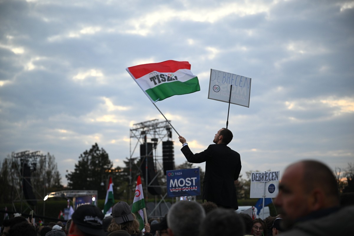 Hungarian opposition Tisza Party's campaign closing event ahead of election