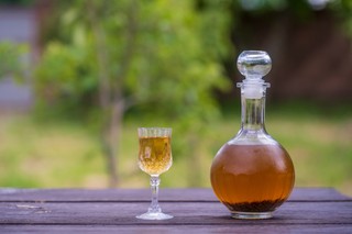 Kiedy na etykiecie napoju alkoholowego może pojawić się określenie „nalewka”? MRiRW wyjaśnia