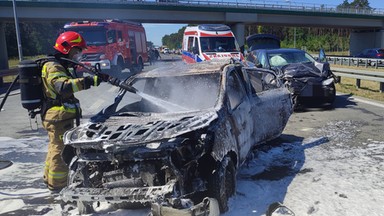 Tragedia na S8, nie żyje jedna osoba. Inni kierowcy rzucili się na pomoc 