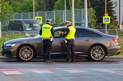 Polscy kierowcy odkryli sprytny sposób na uniknięcie punktów karnych. Stosują prosty manewr zgodny z prawem