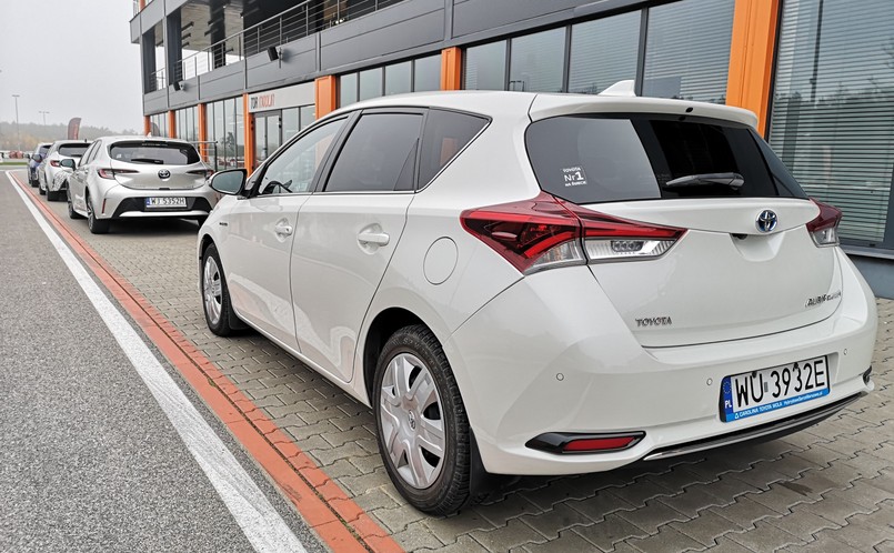 Toyota Auris II hybryda 3. generacji , Corolla hybryda 4. generacji i Corolla 2023 hybryda 5. generacji