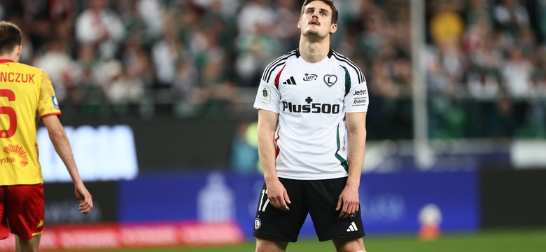 Sportowo Legia Warszawa jest na kompromitującym poziomie. Ciężkie czasy przy Łazienkowskiej