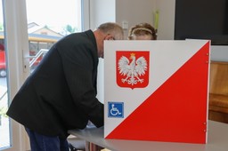 Wybory do PE. Pojedyncze incydenty wyborcze, złamanie ciszy wyborczej