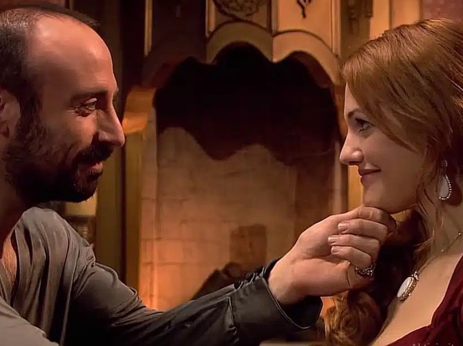 Hurem se sinoć srela sa Sulejmanom i mreže gore - obukla se kao sultanija