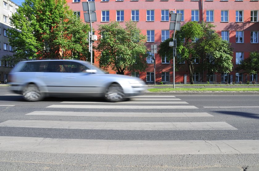 Pijany ksiądz przejechał pieszego na pasach