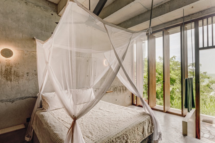 Mond Das Boutiquehotel in Hiriketiya bezeichnet sein Design als Tropical Brutalism. Von zwei Schweizern geführt – und perfekt bis ins kleinste Detail. 