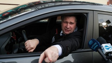 przemysław czarnek: piekło zamarzło. muszę pochwalić tuska