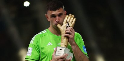 Emiliano Martinez zdobył Złotą Rękawicę. Później wykonał szokujący gest! [WIDEO]