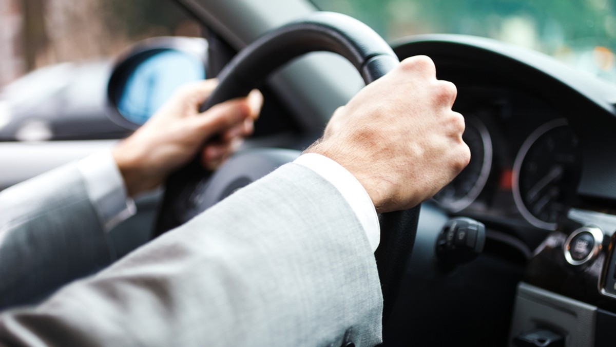 Od środy w ścisłym centrum Radomia obowiązuje strefa Tempo 30. Maksymalna prędkość samochodów w tym obszarze została ograniczona do 30 km na godzinę. Zmiany mają m.in. poprawić bezpieczeństwo ruchu na ulicach, z których korzysta wielu pieszych i rowerzystów.