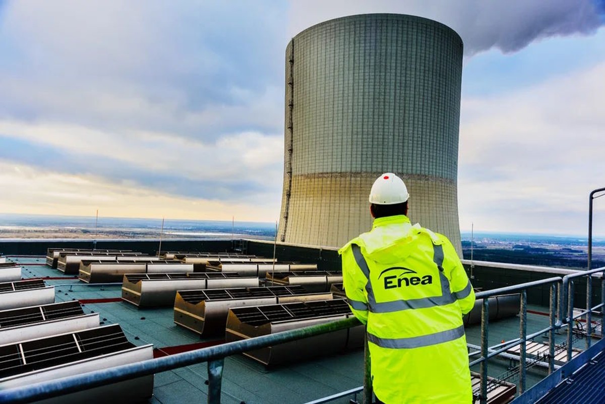 Ponad 600 mln zł za gotowość. Dodatkowe pieniądze dla Enei na stabilizowanie wiatraków i paneli