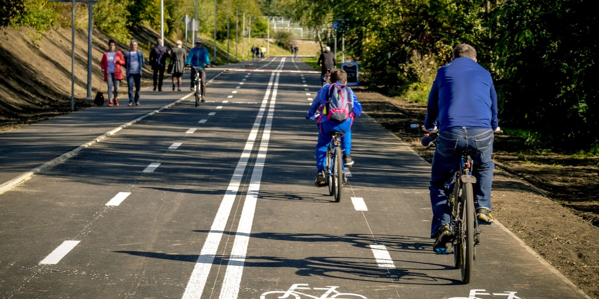 Górnośląsko-Zagłębiowska Metropolia przygotowała projekt tzw. velostrad. Szybkie trasy rowerowe mają połączyć miasta aglomeracji. Obecnie w województwie śląskim Jaworzno i Jastrzębie Zdrój mają swoje velostrady 