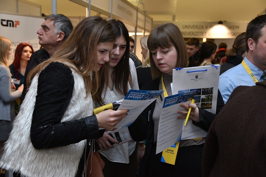 Srednjoškolci i studenti, u potrazi za idealnim mestom za usavršavanje