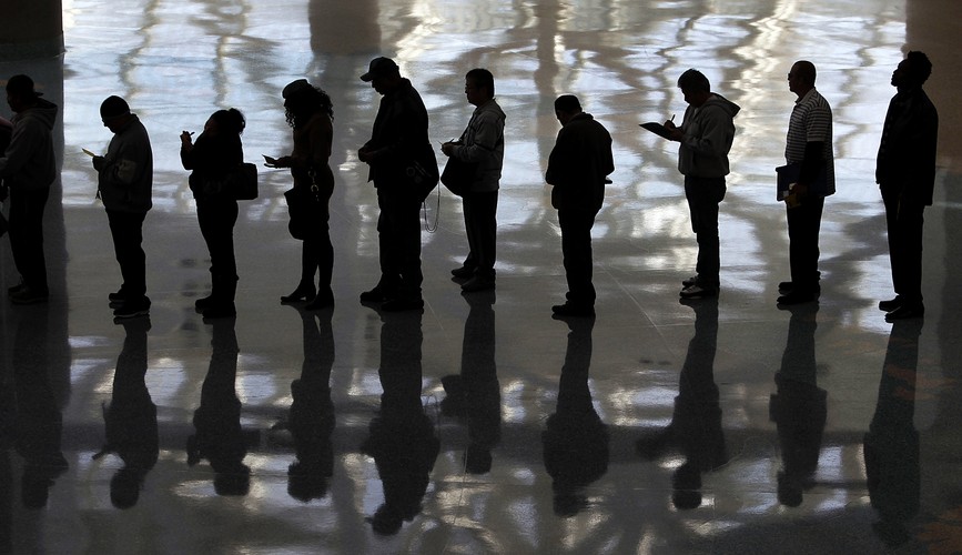 Jasne zasady gry, czyli sposób prowadzenia procesu rekrutacyjnego. Wartościowy pracodawca informuje potencjalnego pracownika, już podczas pierwszej rozmowy kwalifikacyjnej, jak długo potrwa rekrutacja i nie pozostawia go bez informacji na żadnym z etapów.