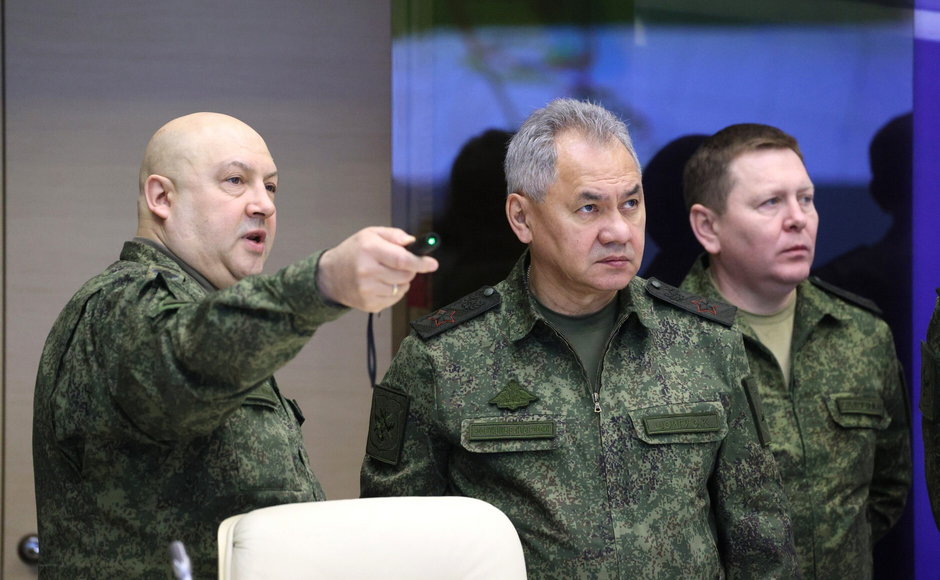 Od lewej: generał Siergiej Surowikin i minister obrony Rosji Siergiej Szojgu 