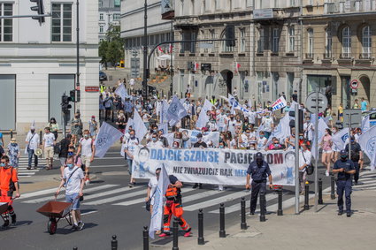 Jutro wielki protest pracowników ochrony zdrowia. O co walczą? Gdzie będą manifestować? 