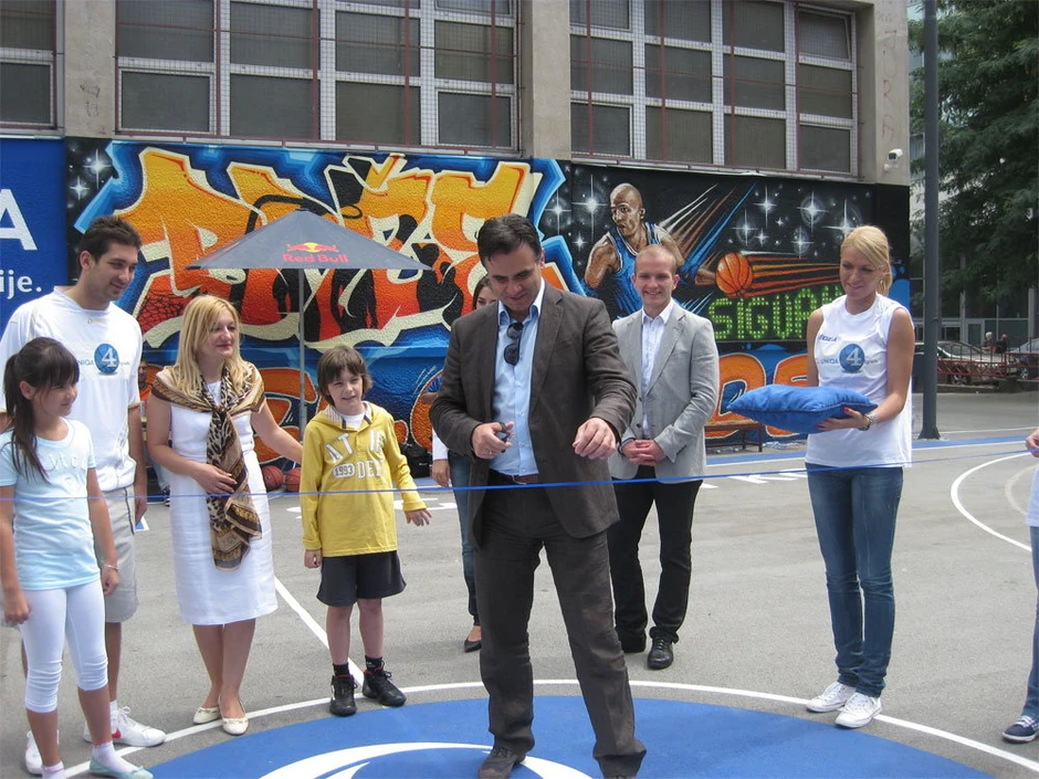 Otvaranje terena u školi