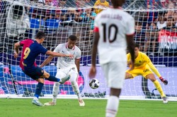 Robert Lewandowski show! Strzelił dwa gole w meczu z AC Milan