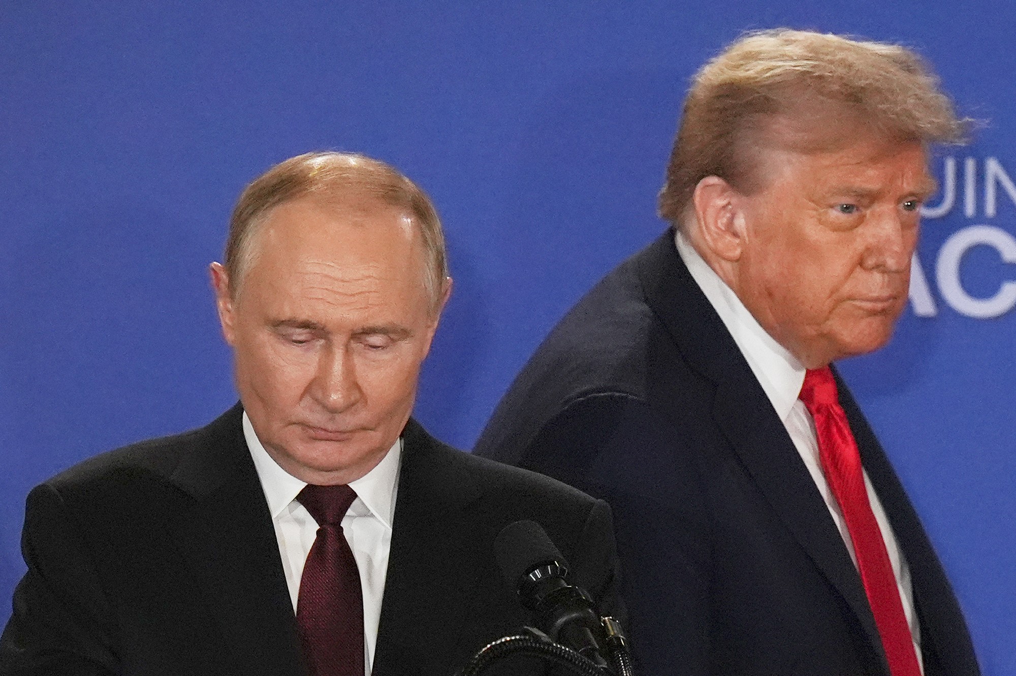 Putin na tlačovej konferencii s Trumpom.
